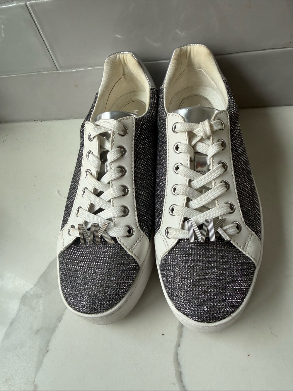 Michael Kors Poppy Lace up Glitter Chain Mesh sneakers size 6